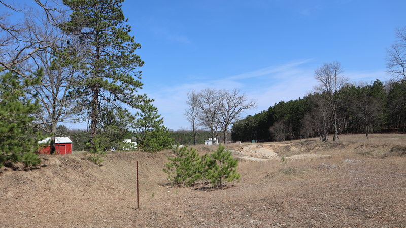 Fonro Lodge Resort Motel (Cole Creek) - April 16 Photo Old Airport (newer photo)